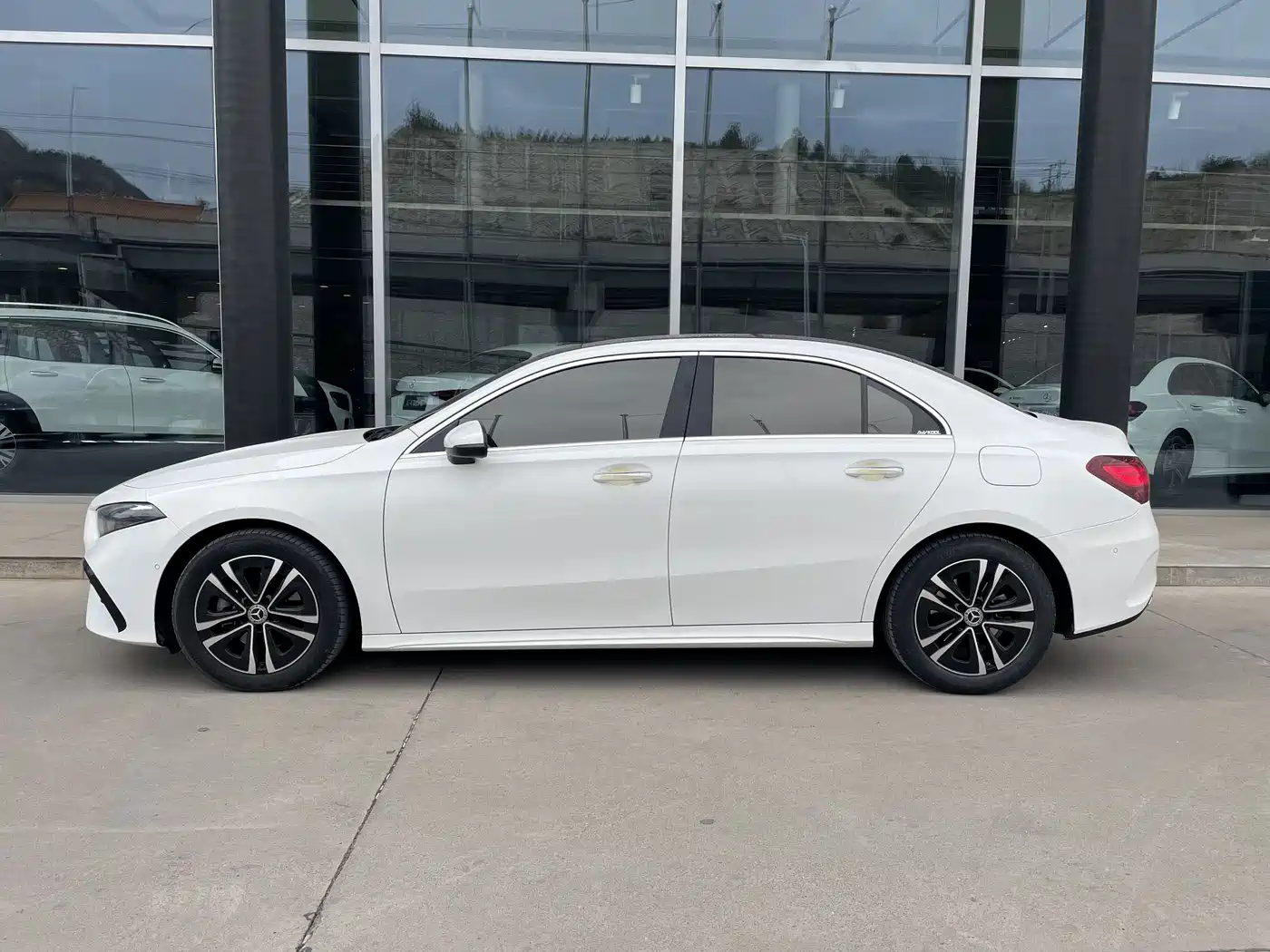 Mercedes-Benz A-Class 2024 A 200 L Sport Edition фото 5