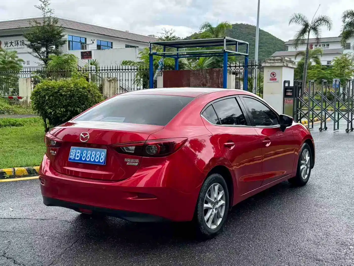 Photo 7 - Mazda Mazda 3