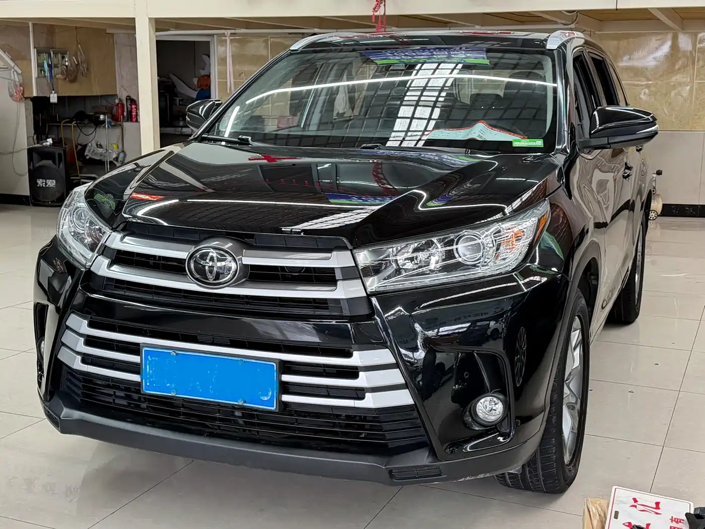 TOYOTA HIGHLANDER