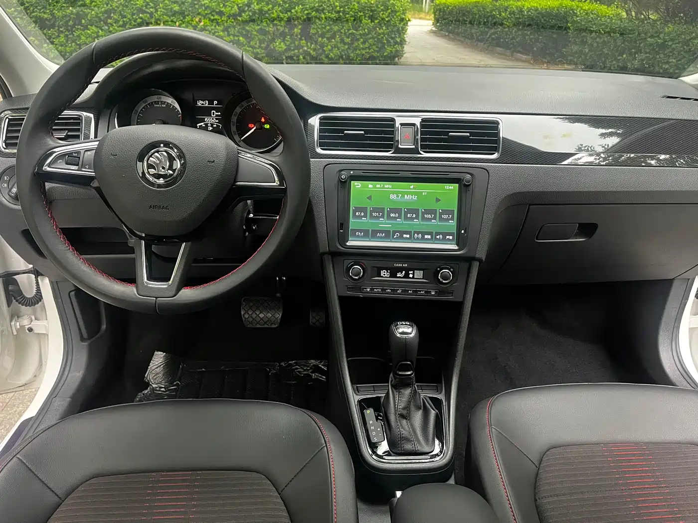 Škoda Skoda Rapid Spaceback 2018 TSI230 DSG Sport Edition фото 9