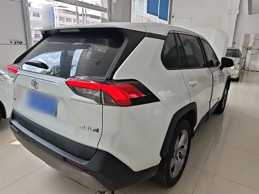 Toyota RAV4 Rongfang 2022 2.0L CVT 2WD Trend Edition фото 7