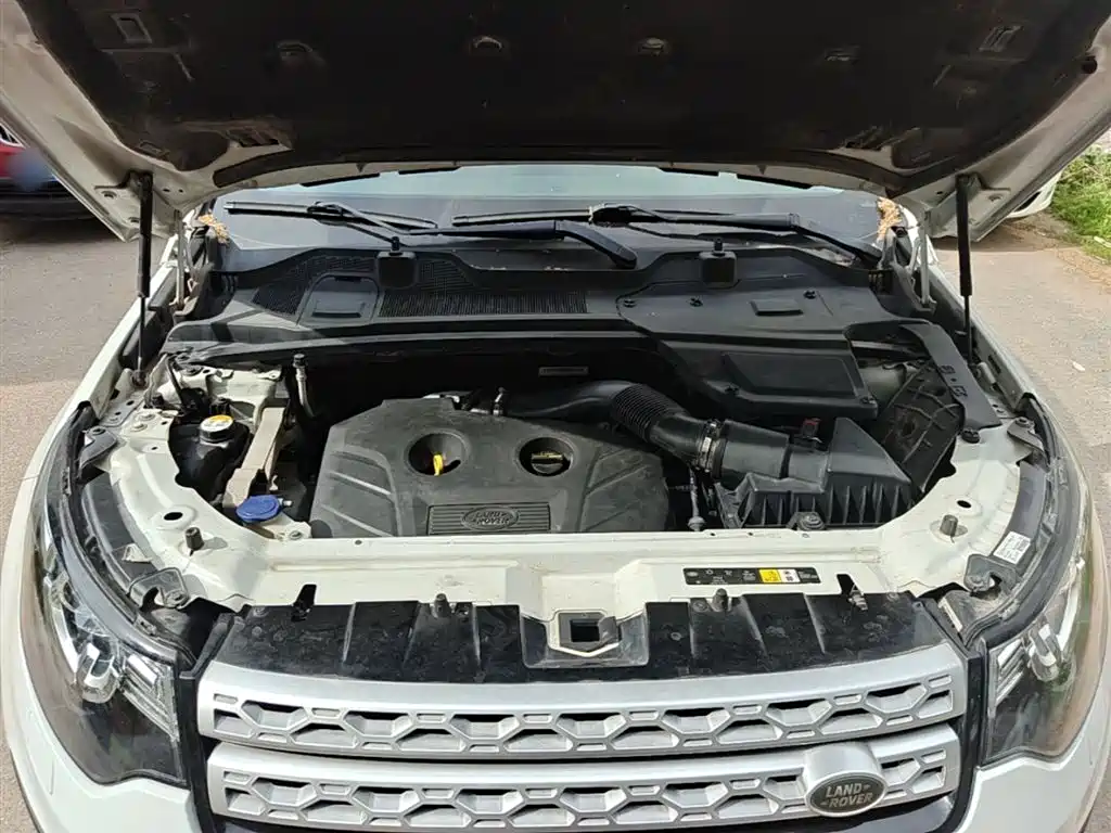 Land Rover Discovery Sport 2017 2.0T HSE фото 11