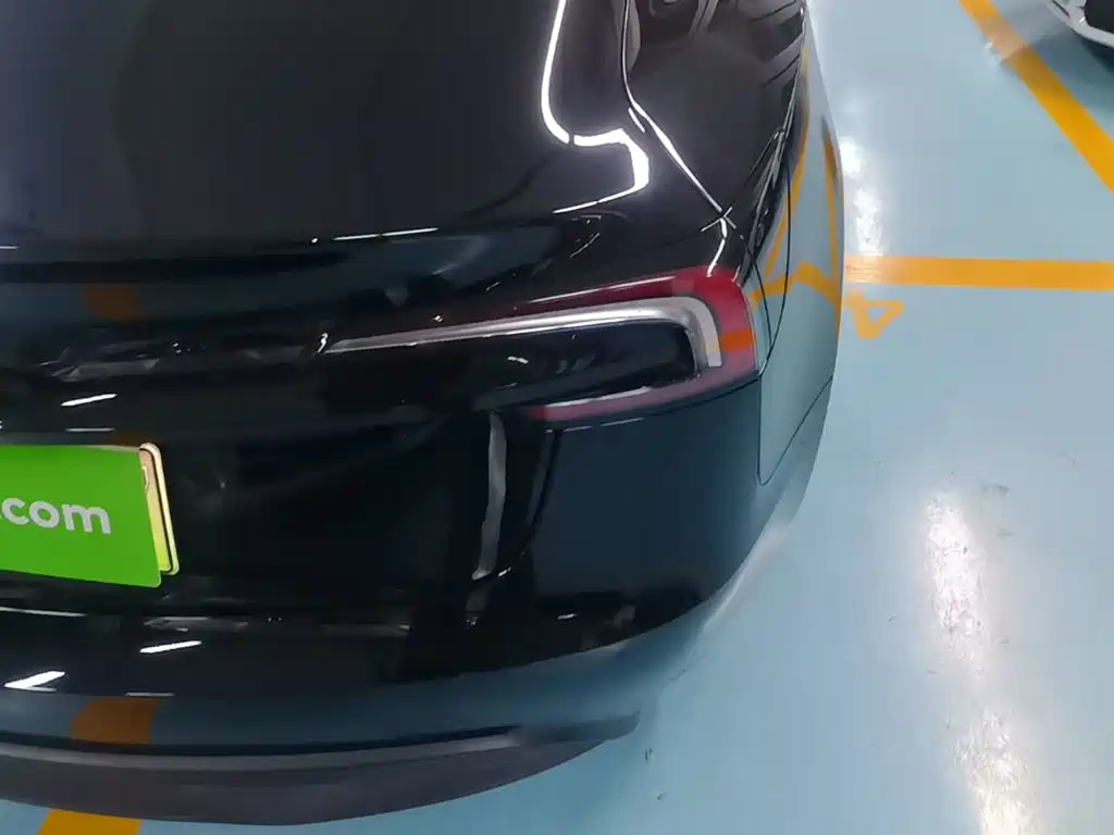 Tesla Model 3 2026 2025 Model Year Facelift Rear-Wheel Drive