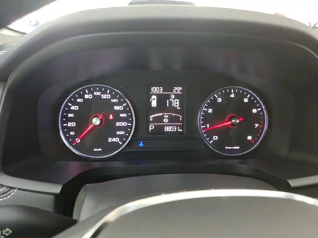 Roewe i6 2018 2018 20T Automatic Flagship Edition