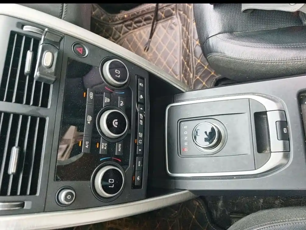 Land Rover Discovery Sport 2017 2.0T HSE фото 13