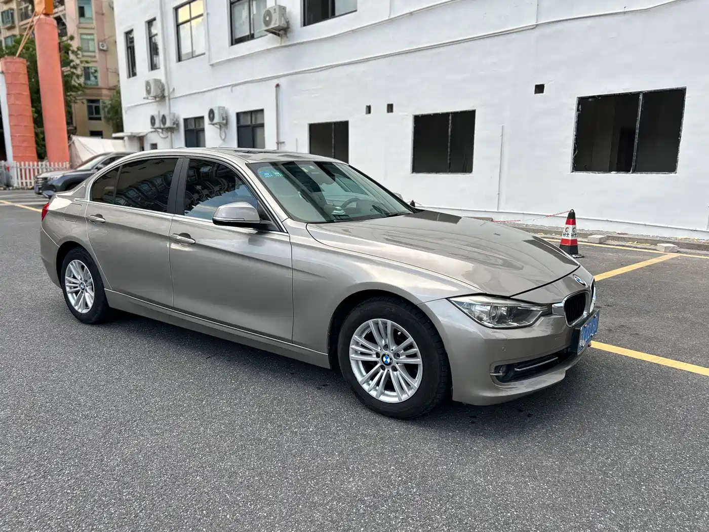 BMW 3 Series 2015 316Li Fashion фото 2