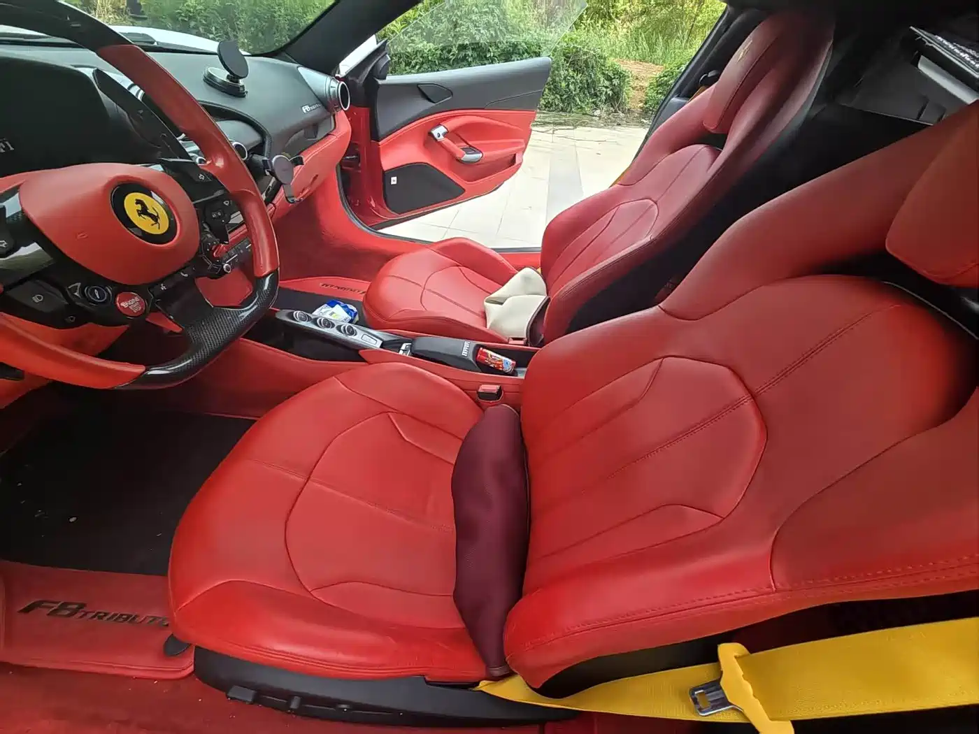 Фото 3 - Ferrari F8