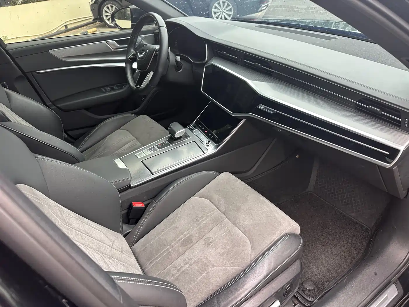 Audi A6L 2025 Model Year Facelift 40 TFSI Luxury Sport фото 7