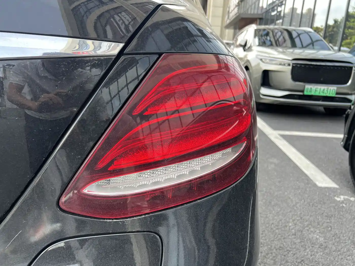 Mercedes-Benz E-Class New Energy 2020 E 300 e L фото 13