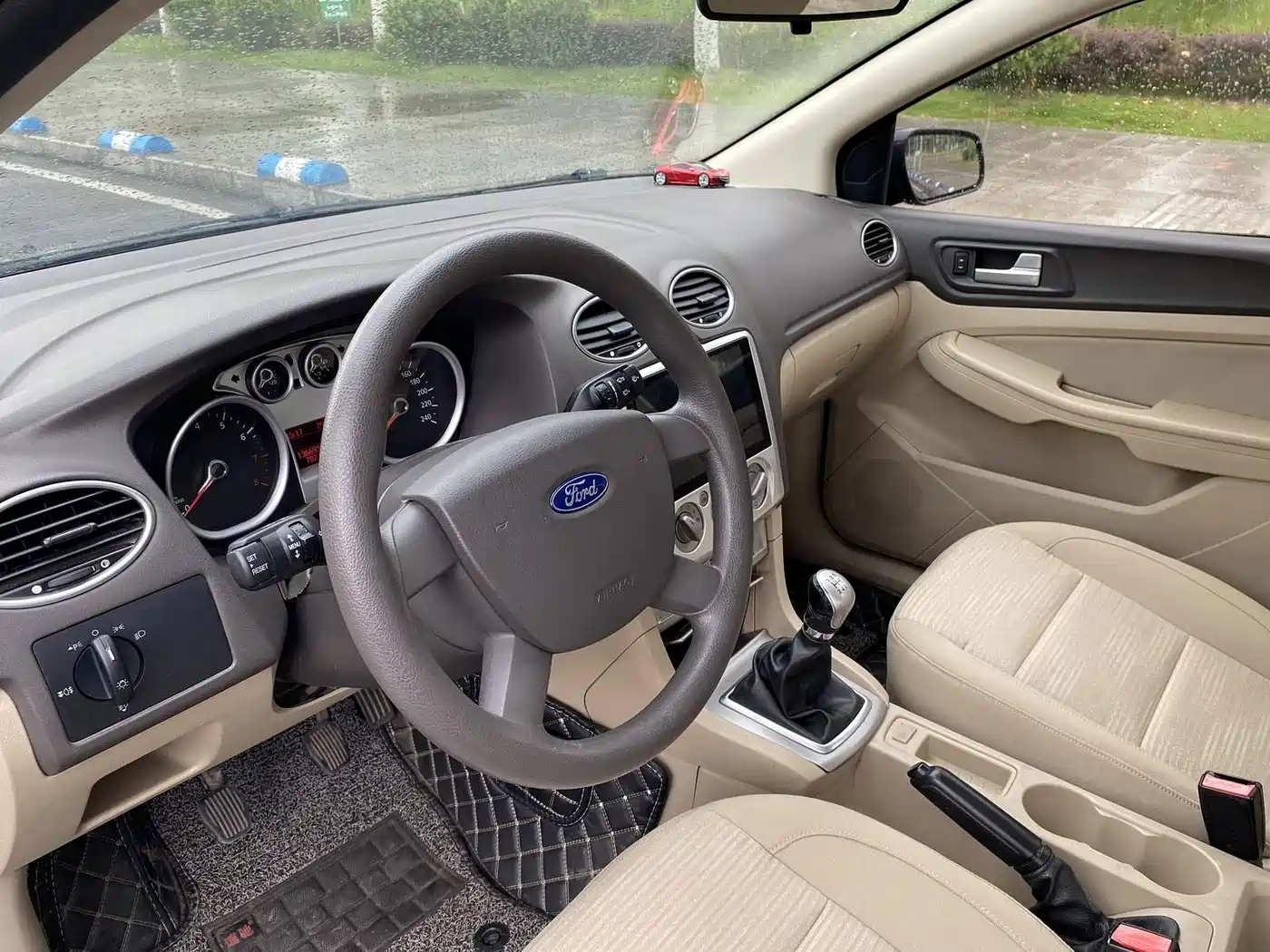 Photo 19 - Ford Focus