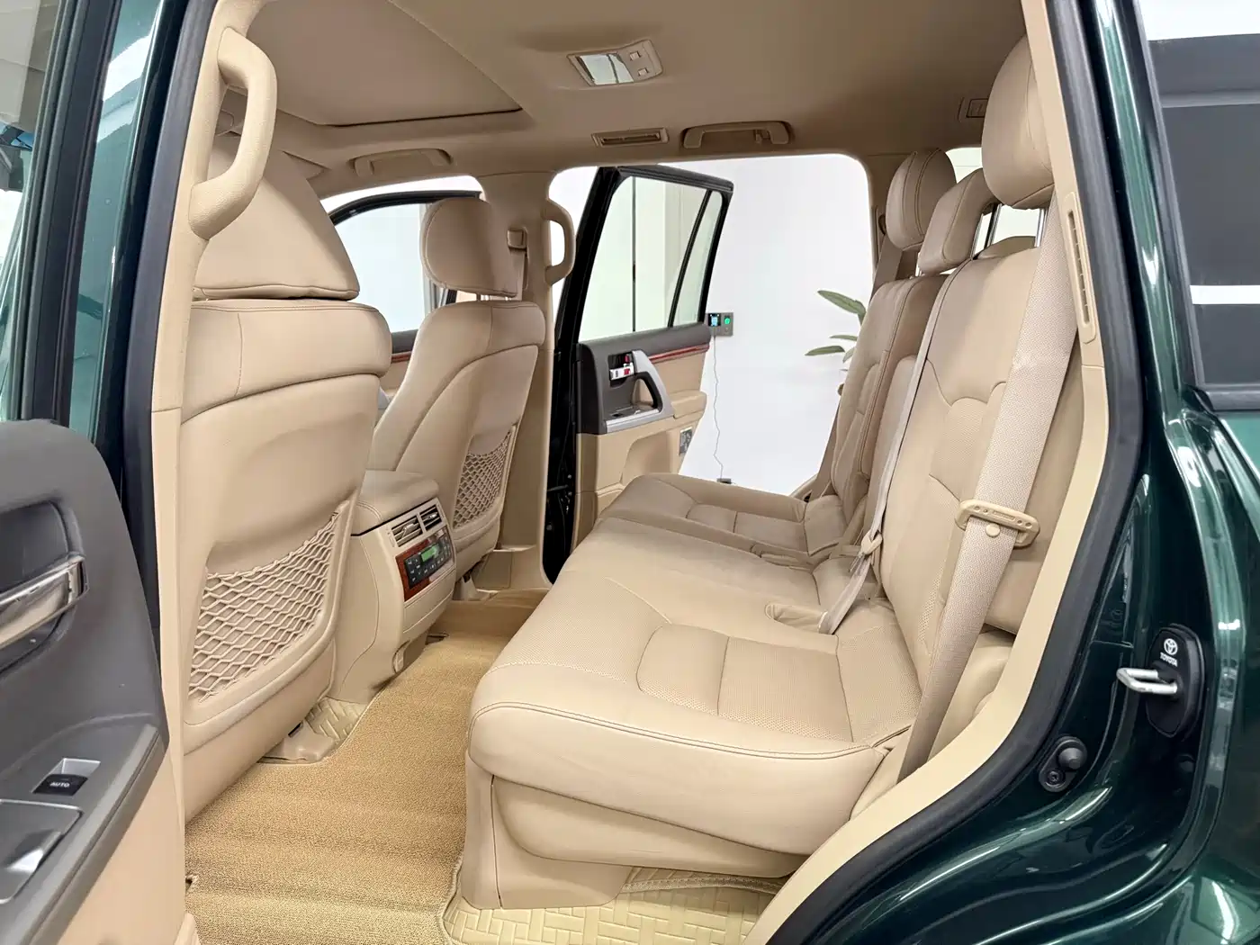 Toyota Land Cruiser 2012 4.0L Automatic VX фото 13