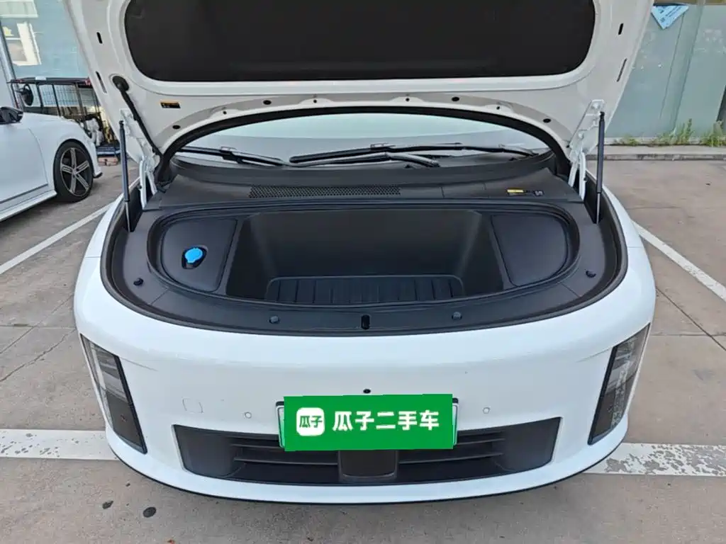 Li Auto i6 2026 2025 2WD Base Model