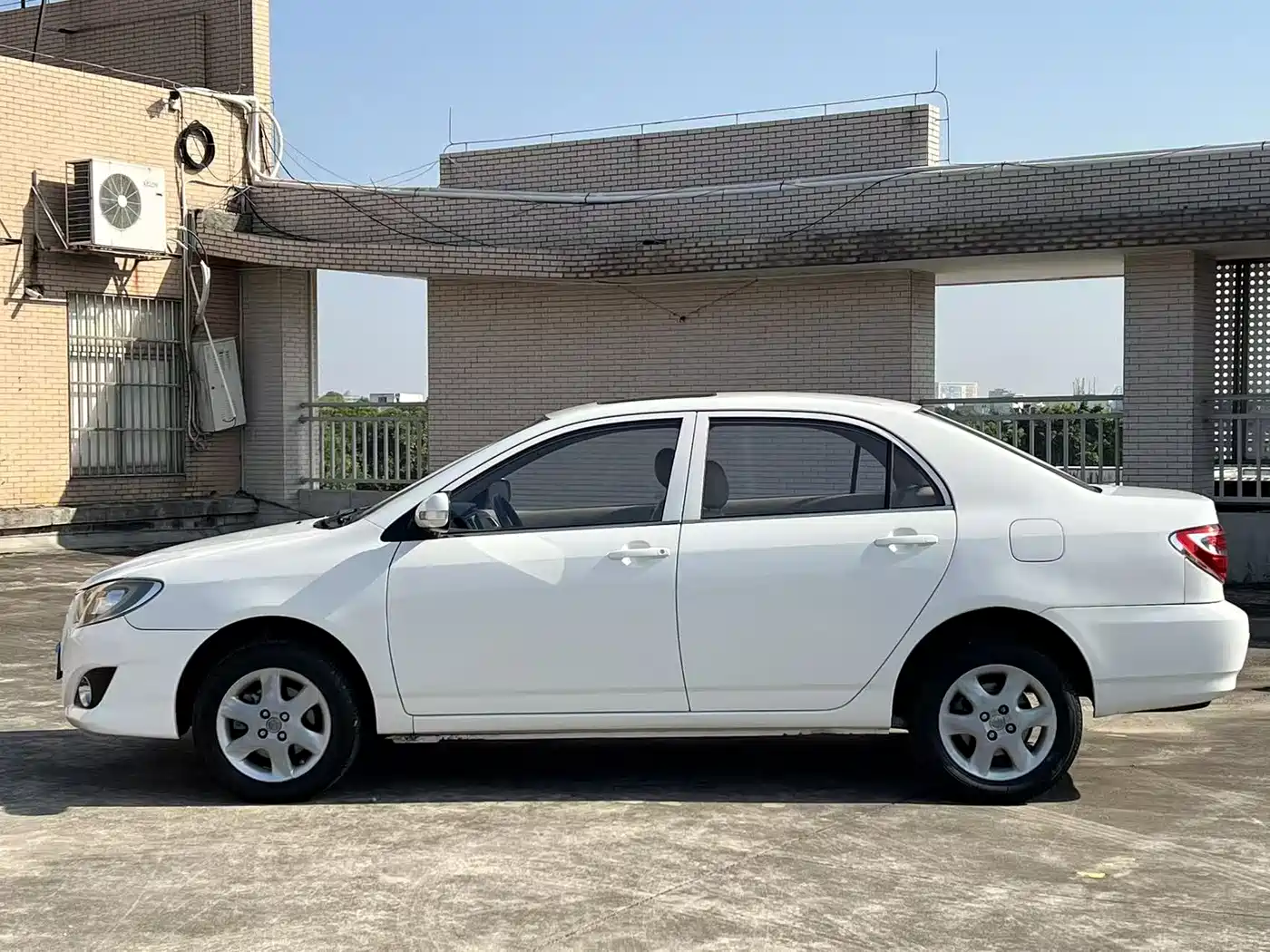 Toyota Corolla 2013 1.6L Automatic Luxury фото 8