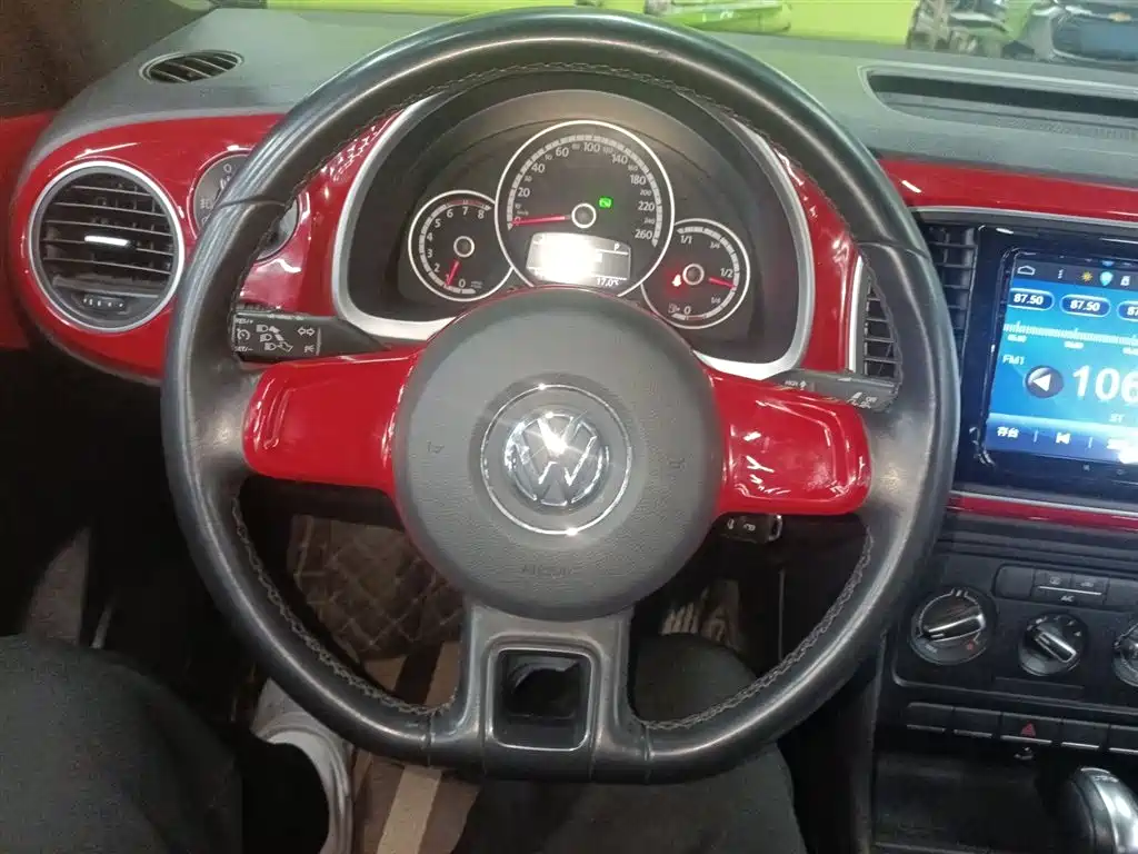 Volkswagen Beetle 2014 1.4TSI Fashion Edition фото 7