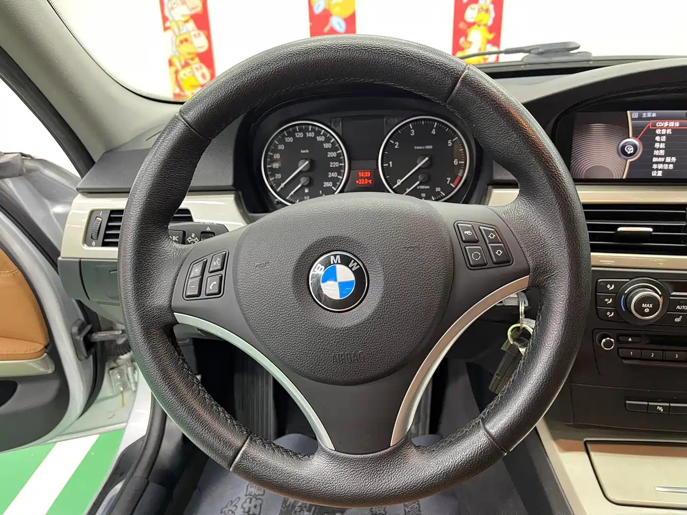 BMW 3 Series 2011 320i Luxury фото 12