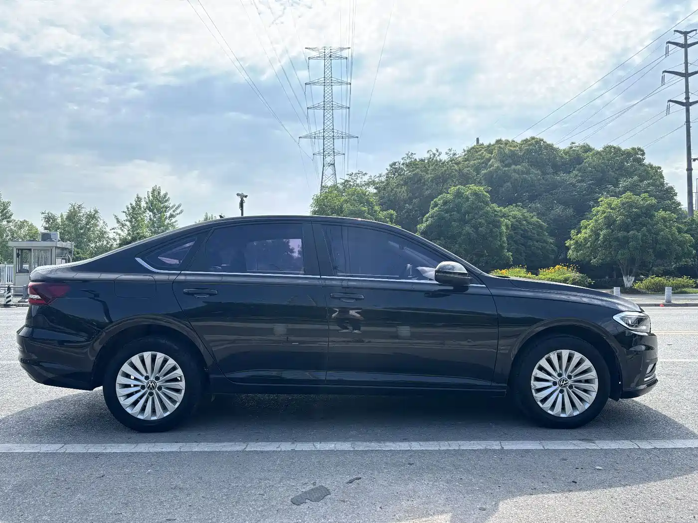 Volkswagen Lavida 2022 1.5L Auto Comfort Edition фото 4