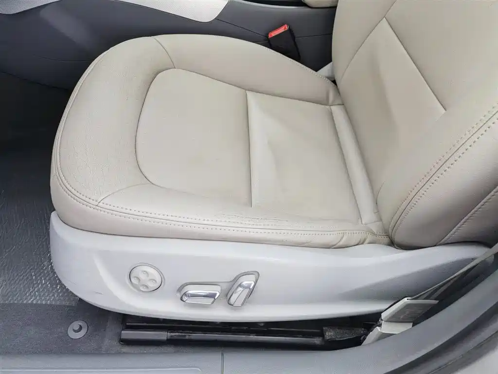 Audi A4L 2016 30 TFSI Collector's Edition Automatic Comfort фото 20
