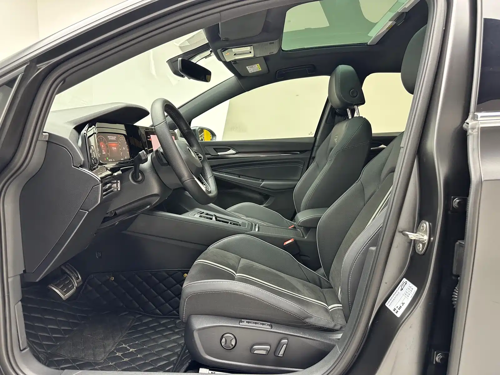 Фото 4 - Volkswagen Golf