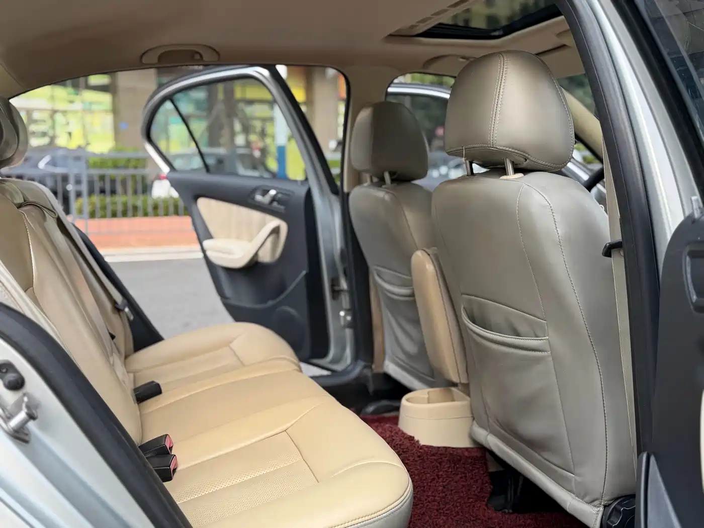 Volkswagen Lavida 2011 1.6L Automatic Pinya Edition фото 5