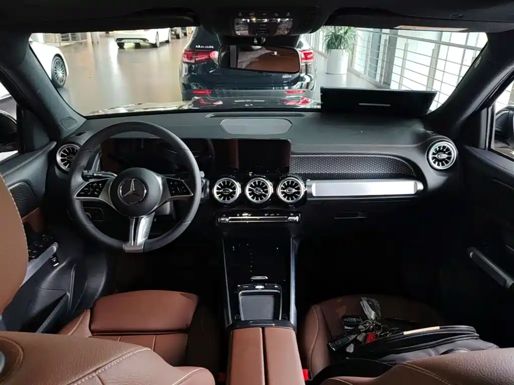 Mercedes-Benz GLB 2024 Facelift GLB 220 Dynamic фото 16