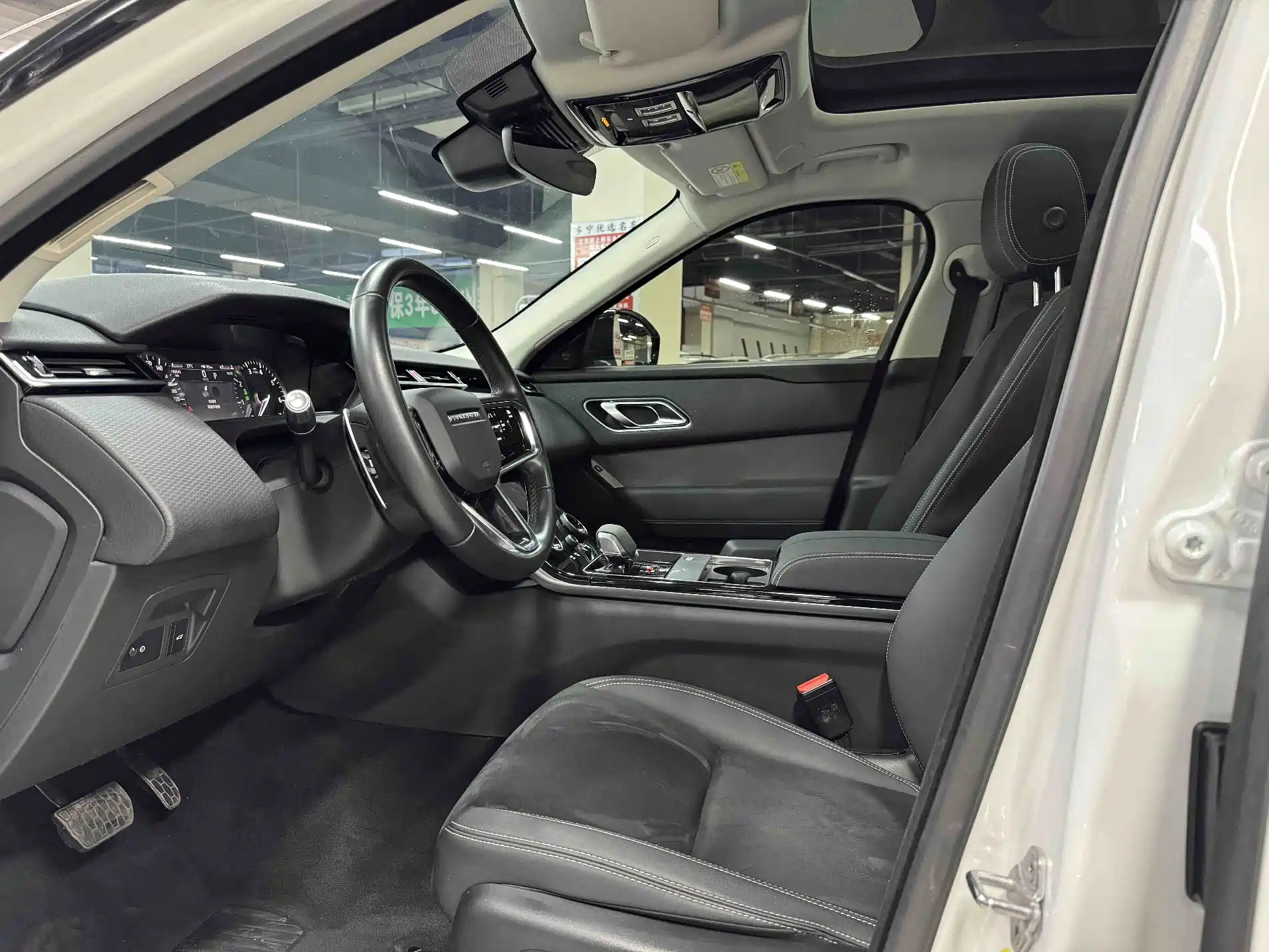 Фото 7 - Land Rover Range Rover Velar