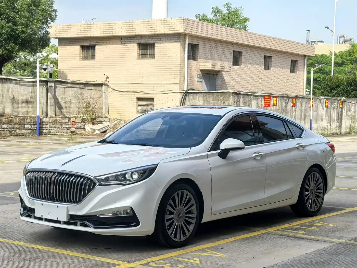 Hongqi H5 2020 1.8T Automatic Smart Connection Qi Enjoy Edition