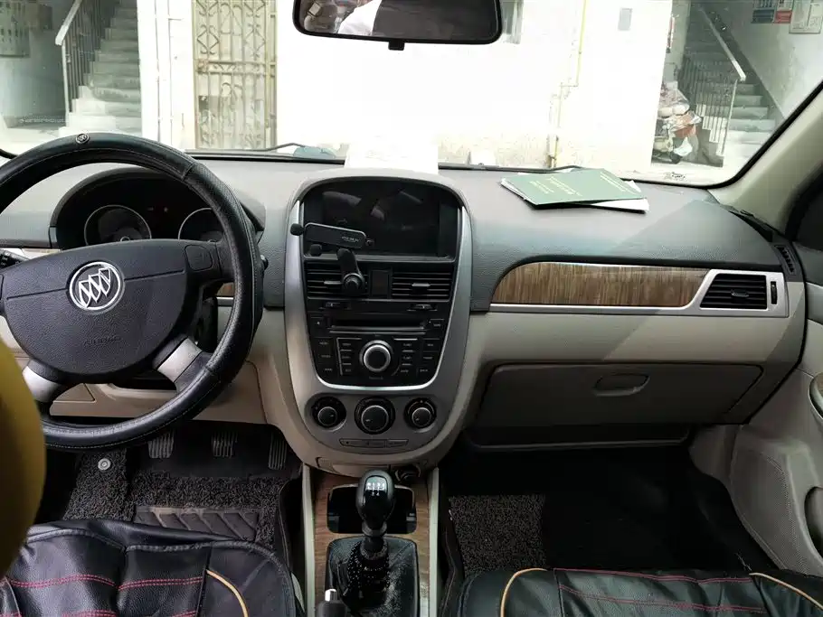 Buick Excelle 2015 1.5L Manual Classic фото 12