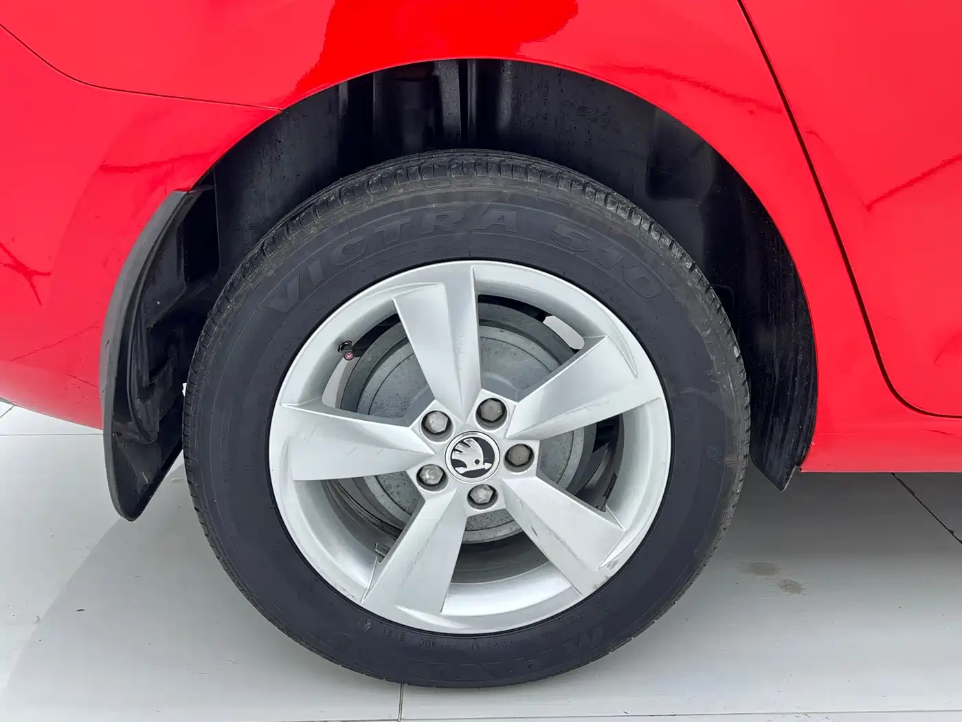 Škoda Skoda Rapid Spaceback 2016 Facelift 1.6L Automatic Innovation Edition фото 25