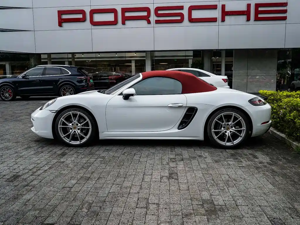 Porsche 718 2023 2022 Boxster 2.0T