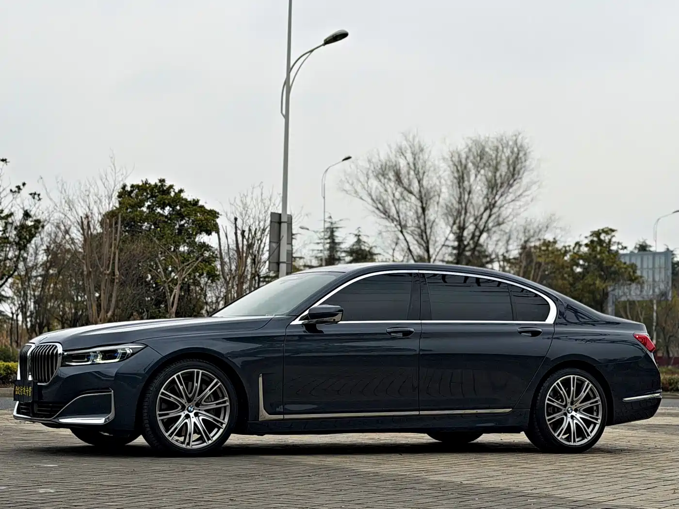 BMW 7 SERIES