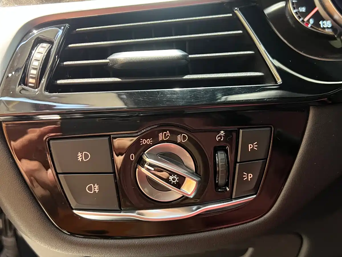 BMW 5 Series 2018 Facelift 530Li Exclusive M Sport Package фото 18