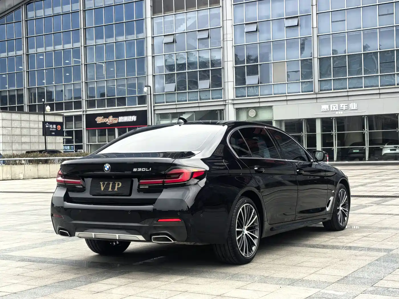 BMW 5 Series 2022 Facelift 530Li Leading M Sport Package фото 4