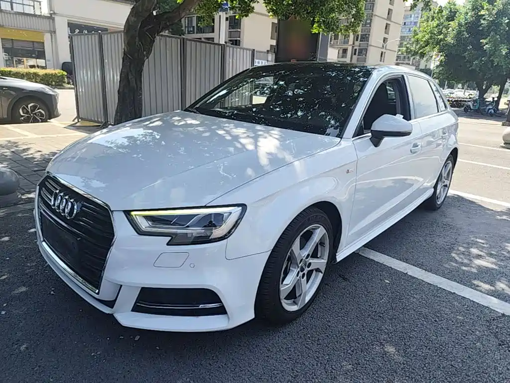 Фото 2 - Audi A3