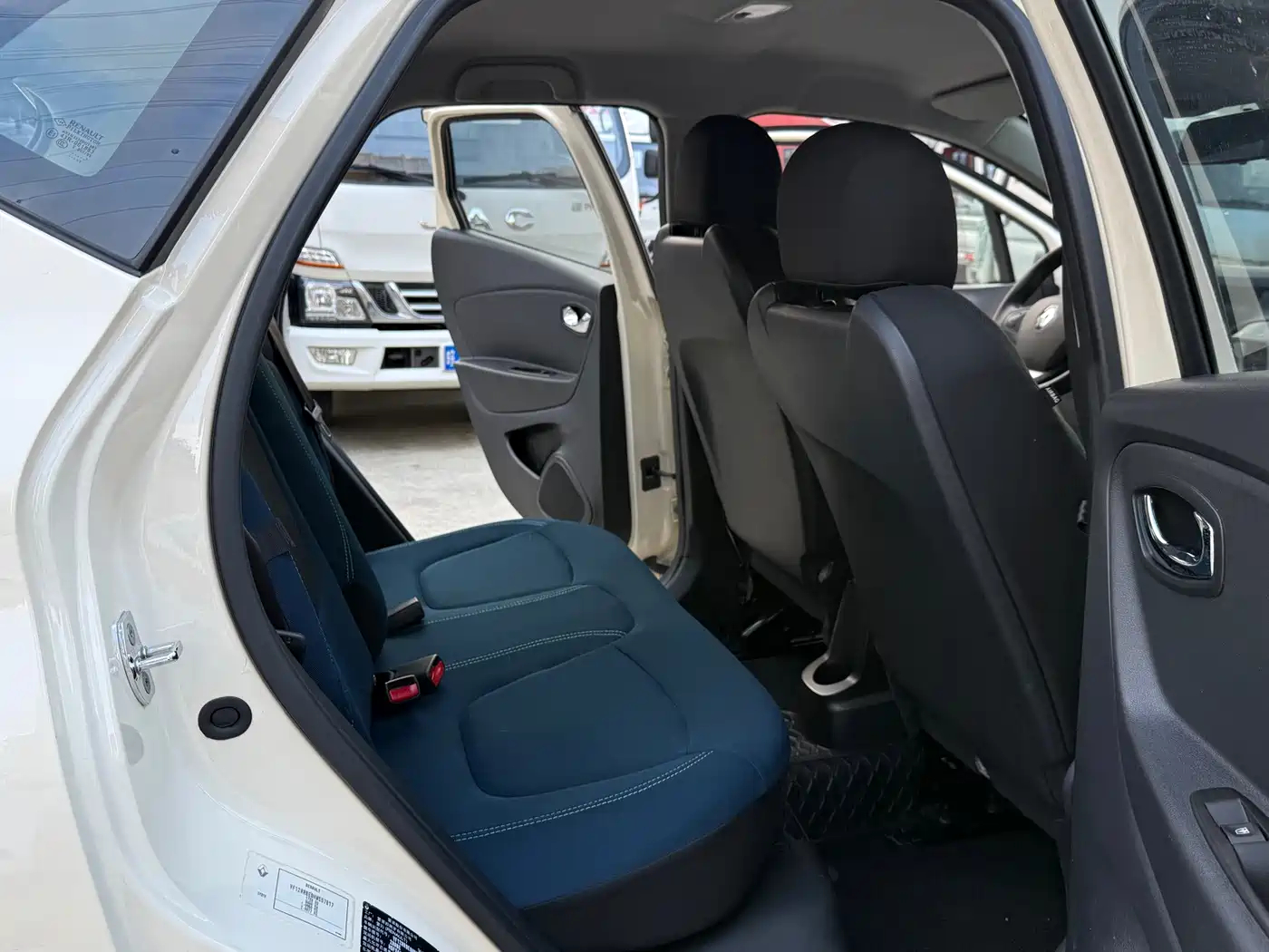 Renault Captur 2019 2015 Model 1.2T Automatic Standard Edition