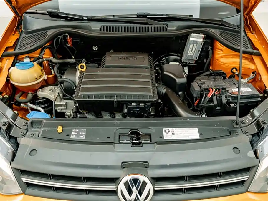 Volkswagen Polo 2016 1.6L Cross Polo Automatic фото 22