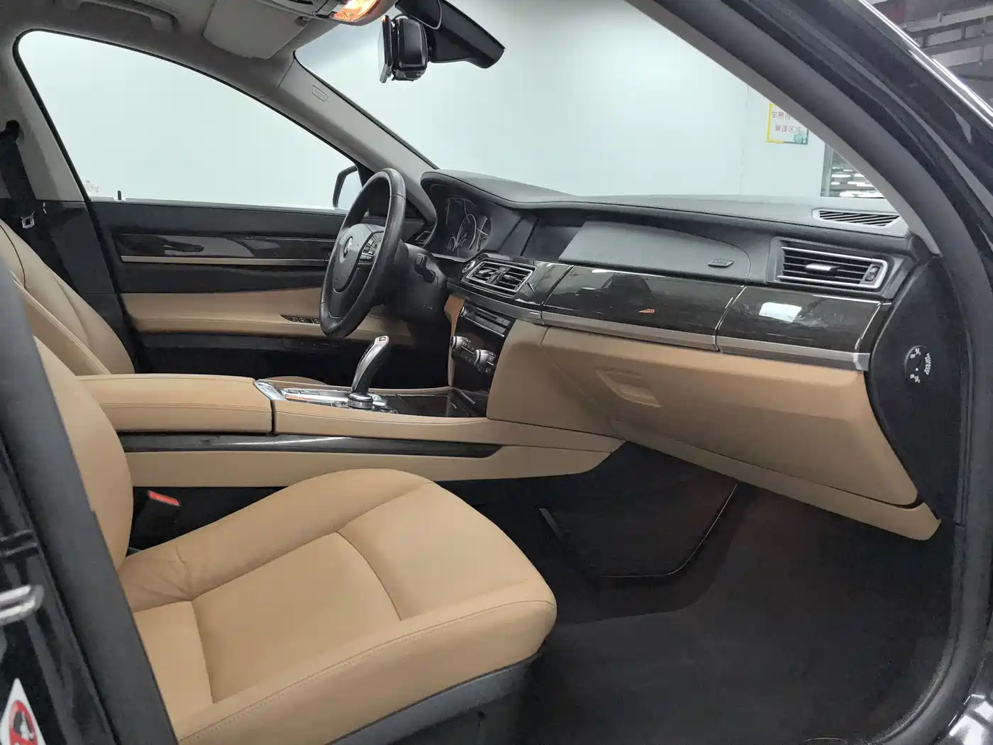 BMW 7 Series 2011 730Li Elegance фото 5