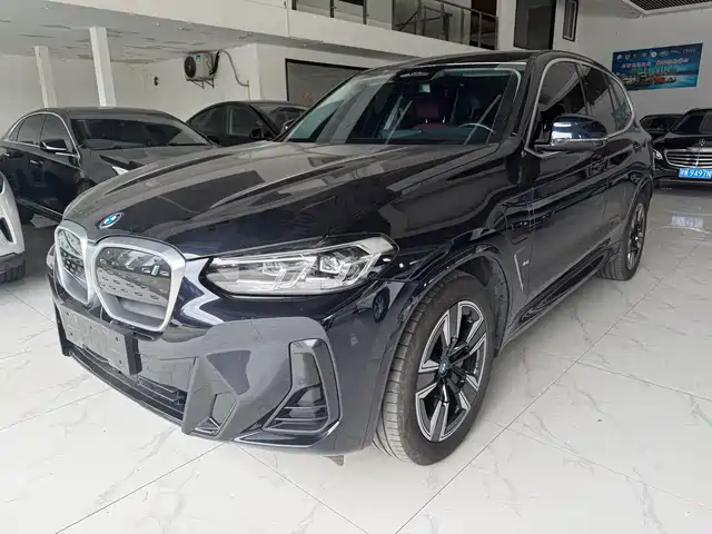 BMW iX3 Лидер