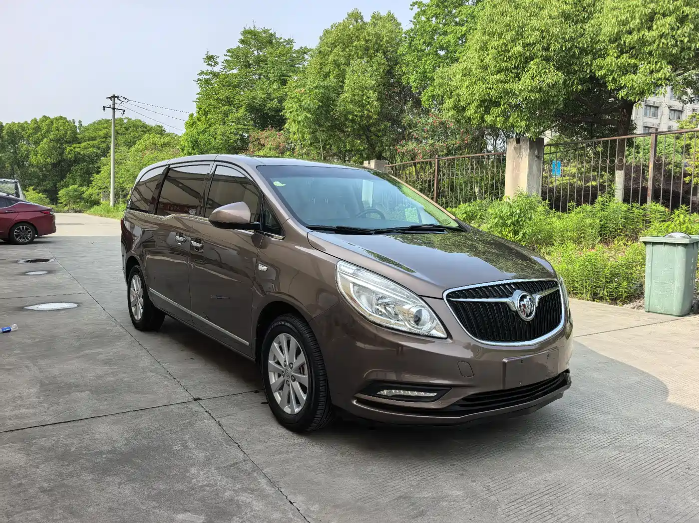 Buick GL8 2018 28T Premium Model China VI фото 3