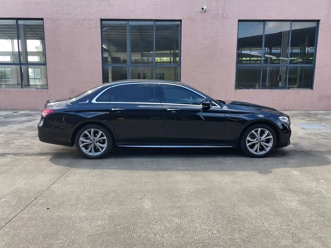 Mercedes-Benz E-Class 2023 Facelift E 300 L Sport Luxury фото 7