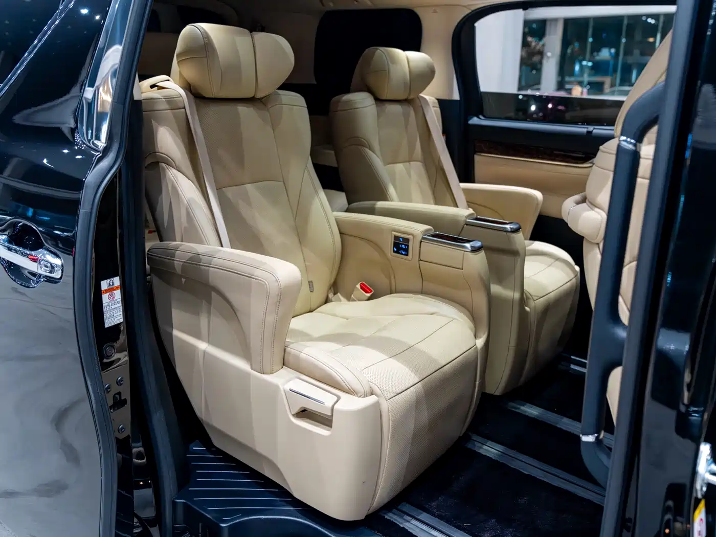 Toyota Alphard 2018 Facelift 3.5L Luxury Edition фото 9