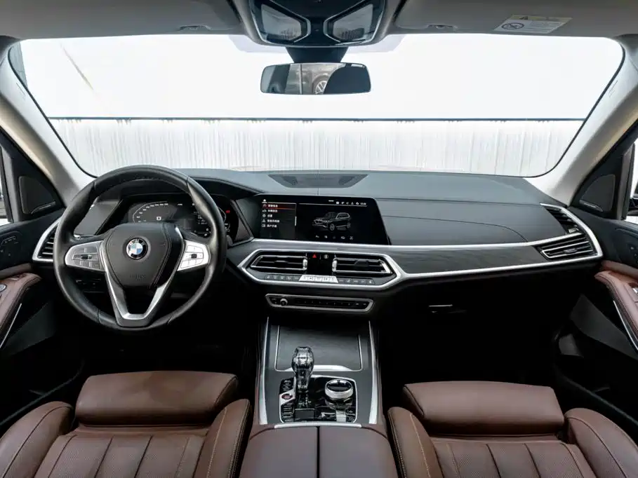 Фото 13 - BMW X7