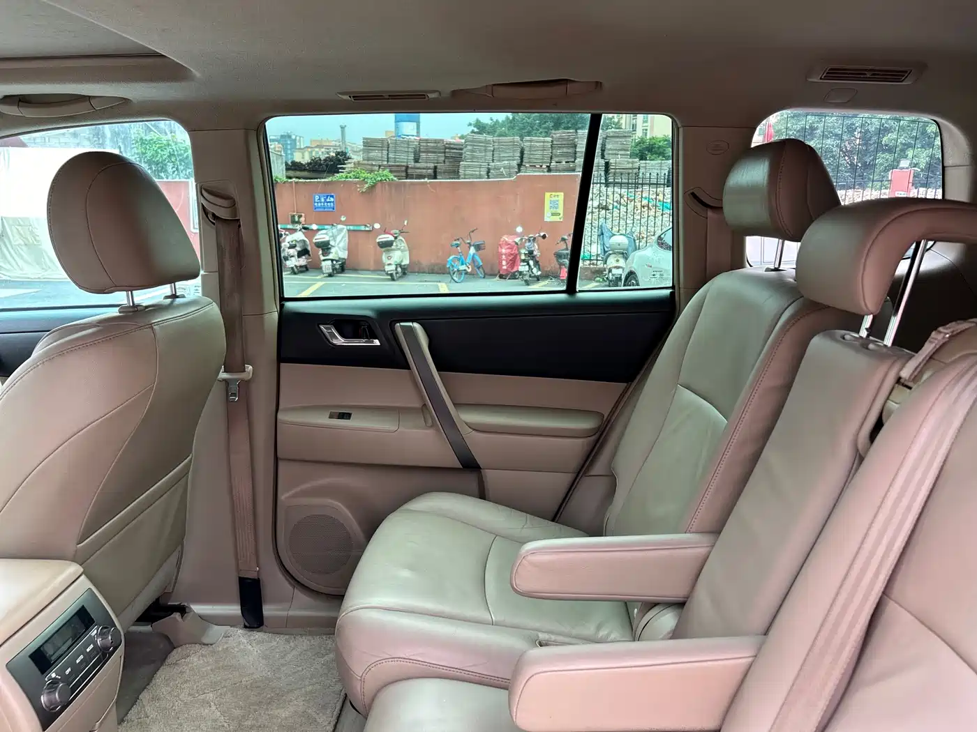 Toyota Highlander 2009 3.5L 4WD 7-seater Luxury Edition фото 16