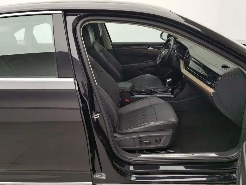 Фото 23 - Volkswagen Passat