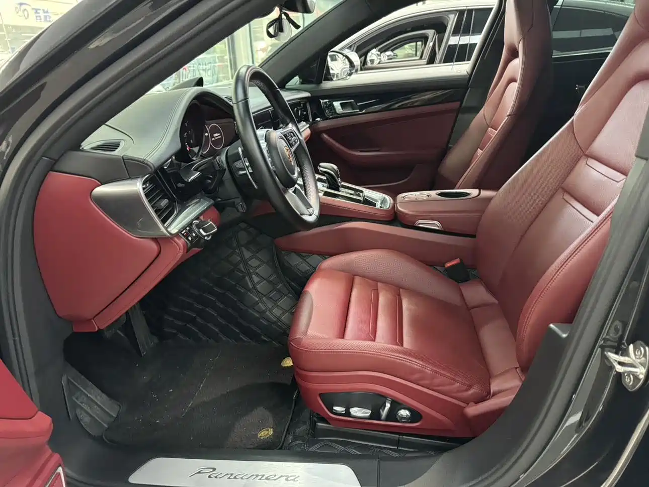 Porsche Panamera 2017 Panamera Executive Long Wheelbase 3.0T фото 4