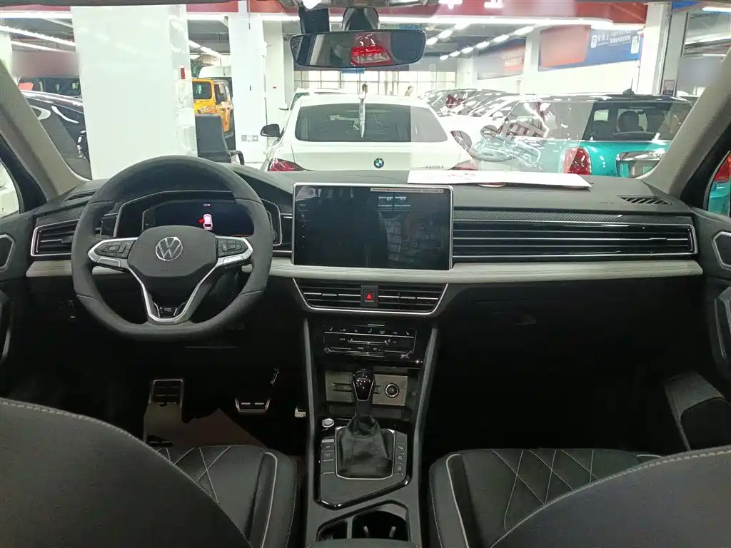Volkswagen Tiguan L 2024 Outstanding 330TSI Auto 2WD R-Line Dragon Glory Edition фото 10