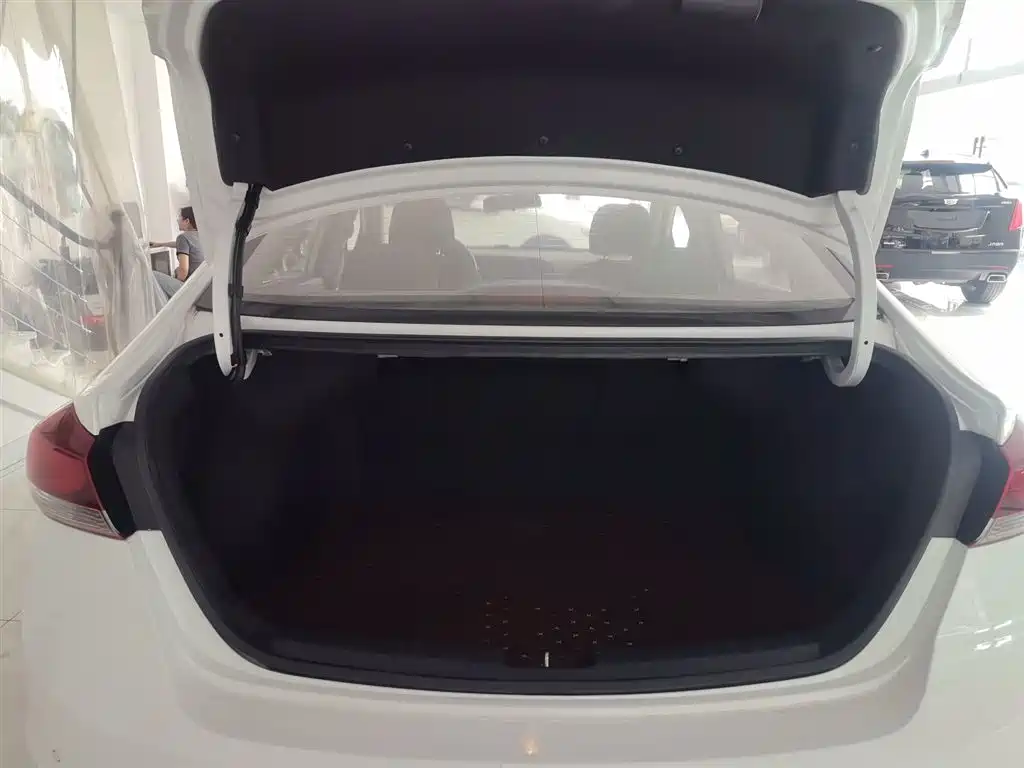 Hyundai Elantra 2016 Model 1.6L Automatic Smart Elite фото 19