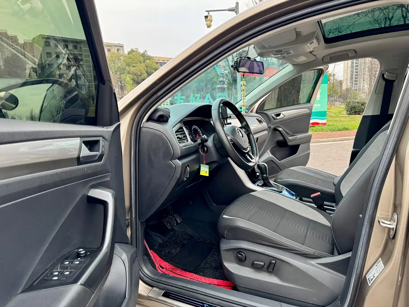 Volkswagen T-ROC 2018 230TSI DSG 2WD Progressive China V фото 5