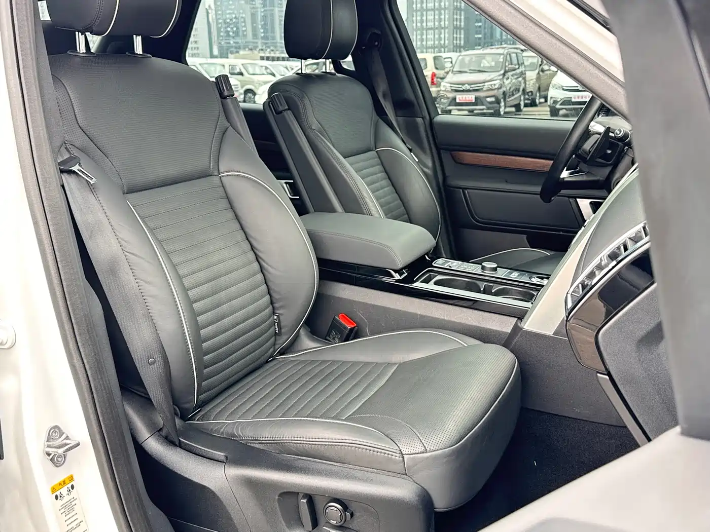 Land Rover Discovery 2017 3.0 SC V6 HSE фото 22
