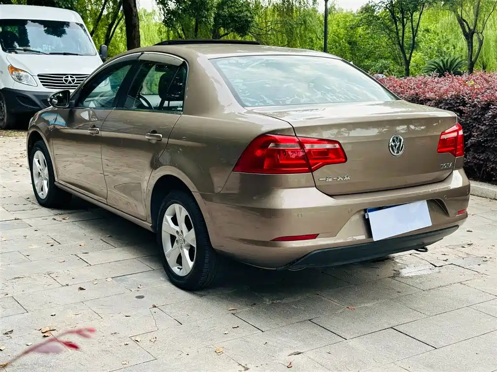 Volkswagen Bora 2014 1.6L Automatic Comfort Edition фото 9