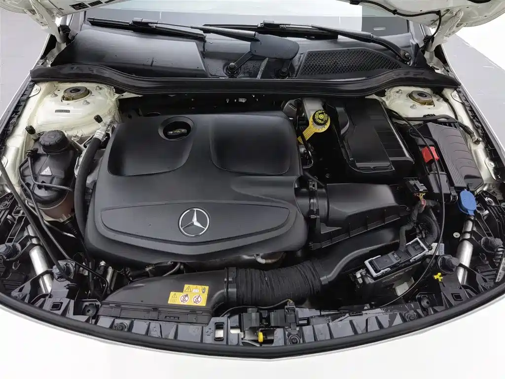 Mercedes-Benz CLA (Import) 2017 CLA 220 4MATIC фото 6